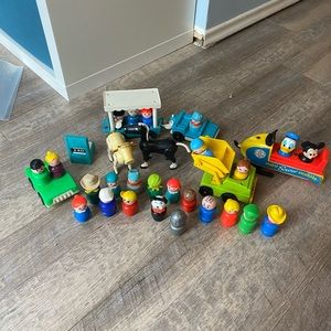 Vintage fisher price little people lot